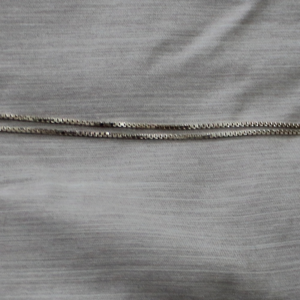 CUTE SILVER NECKLACE WITH CRYSTAL 9.5"